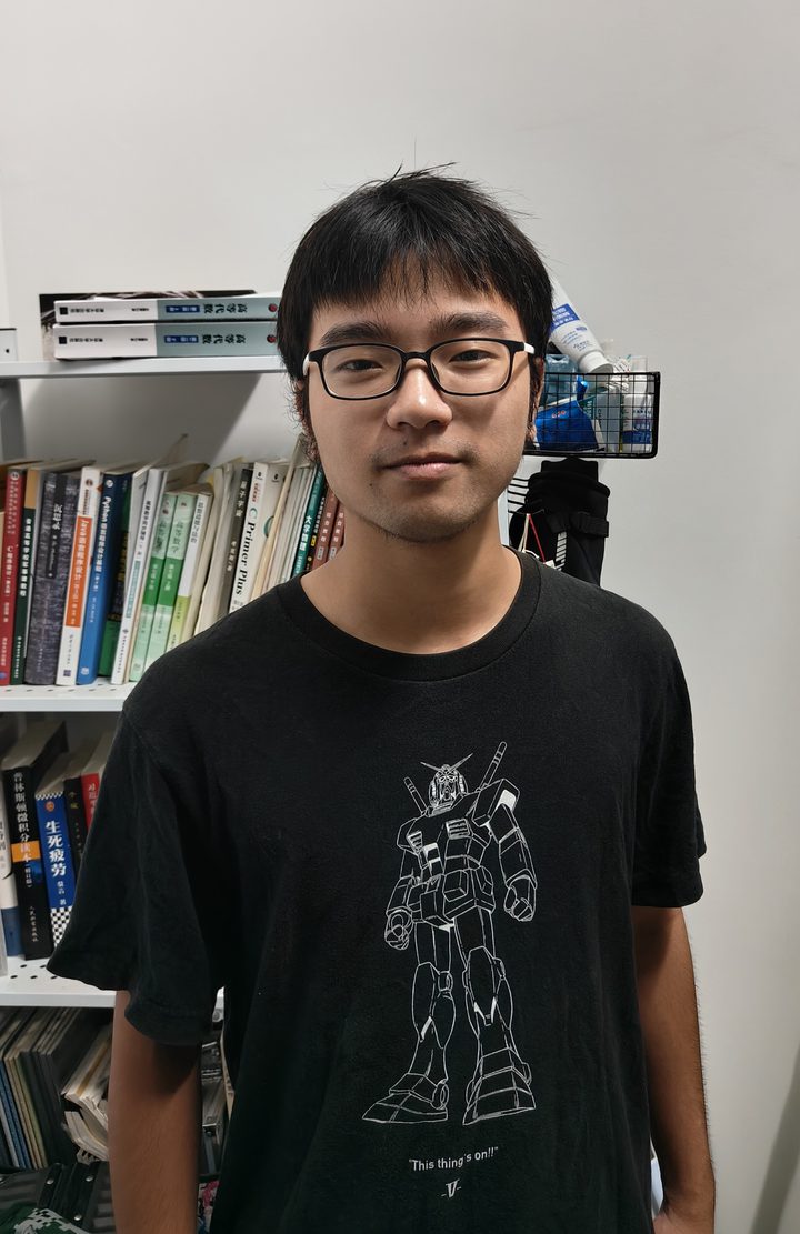 Full-body portrait of Jiajun Xu（许嘉俊）
